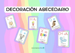 Carteles imprimibles del abecedario escolar con tipografía Montessori e ilustraciones infantiles cuidadas para colgar en el aula